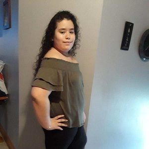 Meet your Posher, Yesenia